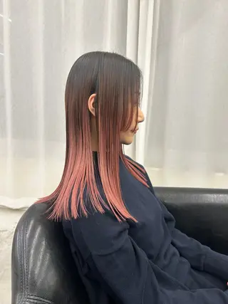 ロング カラー 7Bridge 滝内ひよりのヘアスタイル