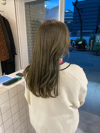 セミロング カラー Koto🌿 ブリーチなしカラーのヘアスタイル