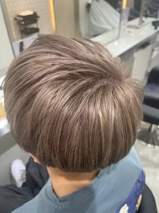 カラー TENSHO ハイトーンレイヤーのヘアスタイル