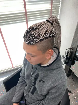 ミディアム ヘアアレンジ メンズ Lehua   (レフア)所属・MEI/ブレイズ/ コーンロウ/茅ヶ崎のヘアスタイル