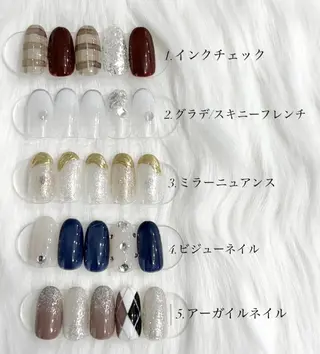 ネイル 福ネイル スタッフのネイルデザイン