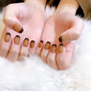 ネイル 根津 綾子のネイルデザイン