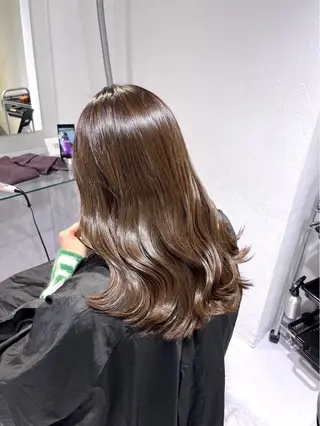 セミロング カラー ナチュラルベージュ 🧸yuuna🧋のヘアスタイル