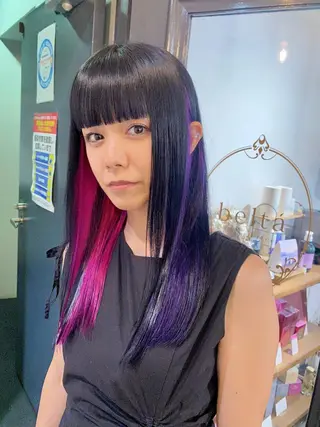 ロング カラー 梅田ハイトーン チダ ヒナノのヘアスタイル