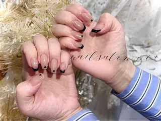 ネイル nailsalon vi+新人LiLiのネイルデザイン