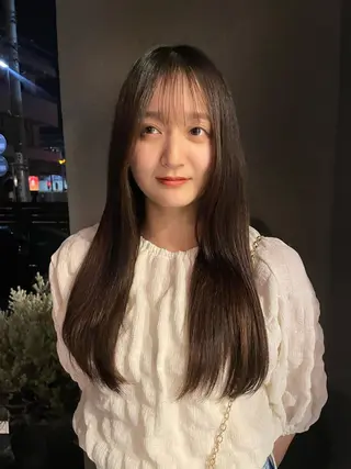 ロング 透明カラー/レイヤー misaki °*のヘアスタイル