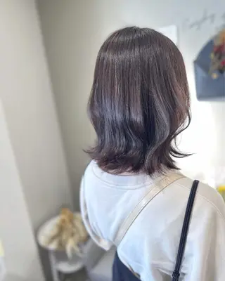 セミロング カラー 荒木 ひろかのヘアスタイル