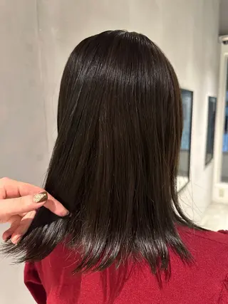 ミディアム カラー Aura所属・丸山 心 / 艶カラーのヘアスタイル