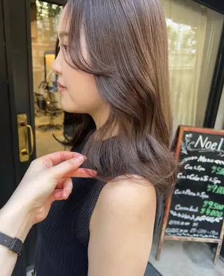 セミロング ブリーチなしダブルカ ラー🩶manamiのヘアスタイル