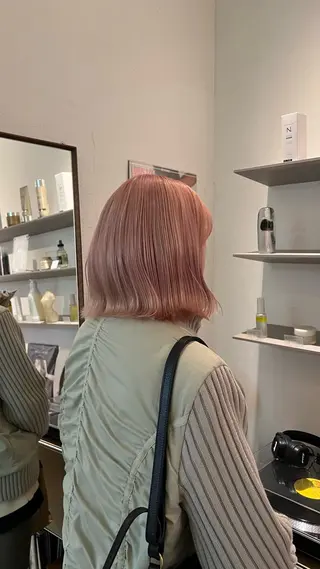 ミディアム MARIKA 暖色系/ハイトーンのヘアスタイル