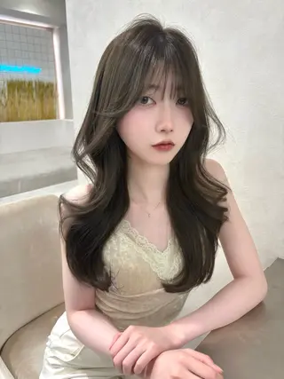 セミロング カラー ヘアアレンジ ふみか🎀 ブリーチなしカラーのヘアスタイル