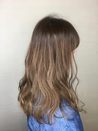 ロング カラー ヘアアレンジ 🧶ブリーチカラー TERU🧶のヘアスタイル