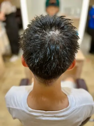メンズ 牛尾 丈のヘアスタイル