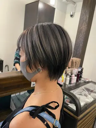ショート カラー ヘアアレンジ 🧶ブリーチカラー TERU🧶のヘアスタイル