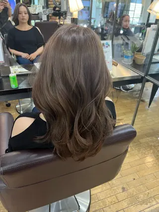 ロング カラー 只野 真衣のヘアスタイル