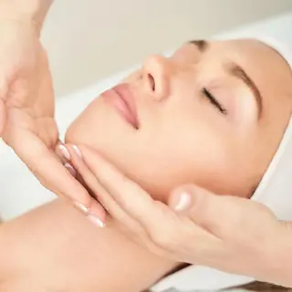 NATURA所属・シェービングサロン NATURAのエステ・リラクイメージ