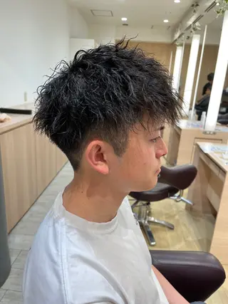 パーマ メンズ 牛尾 丈のヘアスタイル