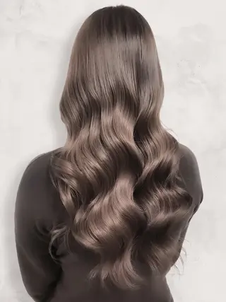 ロング カラー HAIR&MAKE EARTH湘南台所属・三谷 朋世のヘアスタイル