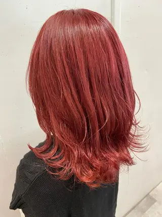 ミディアム カラー AILEE所属・ウルフカット レイヤーカット上柿のヘアスタイル