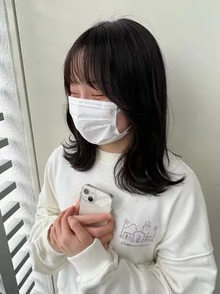 セミロング カラー 韓国🇰🇷レイヤー 映える顔周り🩷のヘアスタイル