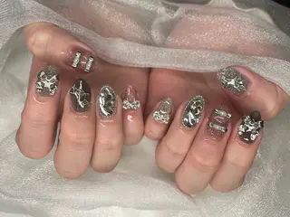 ネイル Roi〈ロワ〉 Minakoのネイルデザイン