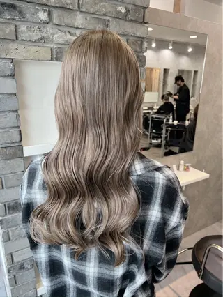 セミロング RAISE by_WHITEのヘアスタイル