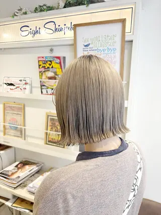ショート カラー メンズ ハイトーンカラー新井 彩斗EIGHT新宿のヘアスタイル