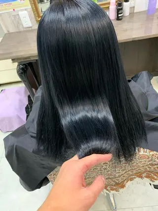 セミロング ハイトーンArphy 安蒜佑太のヘアスタイル