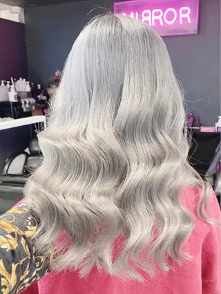 セミロング 🎀🐰堀川 智史🐰🎀のヘアスタイル