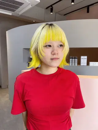 カラー Riri /ブリーチのヘアスタイル