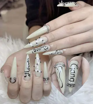 ネイル ゴテゴテネイルサロン所属・ゴテゴテ ネイルのネイルデザイン