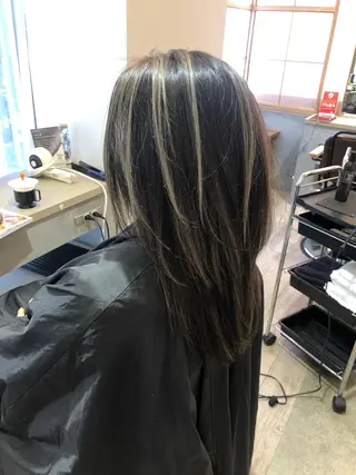 セミロング カラー ブリーチカラー🌈 石垣翔太のヘアスタイル