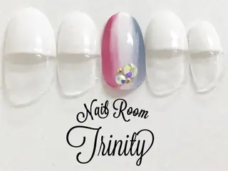 ネイル Trinity staffのネイルデザイン