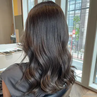 ロング 切りっぱなしボブイヤ リングカラー清水隆央のヘアスタイル