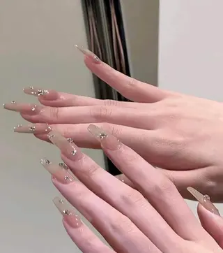 ネイル T. Leeのネイルデザイン