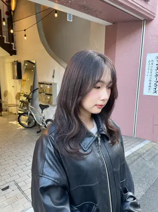 ロング 山本 眞白のヘアスタイル