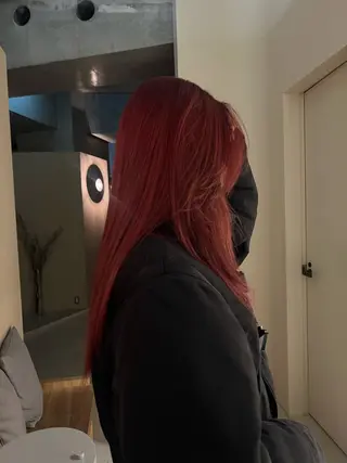 カラー 加藤木麻彩 NEROのヘアスタイル