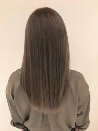 セミロング カラー いしだ みさきのヘアスタイル