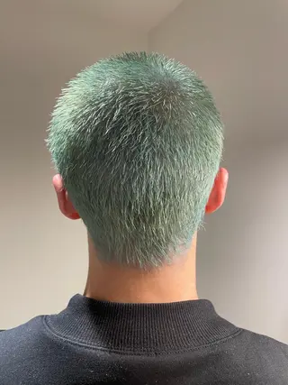 ショート カラー メンズ Qin share salon 原宿店所属・🫧艶ハイトーン 特化🫧ライヤのヘアスタイル