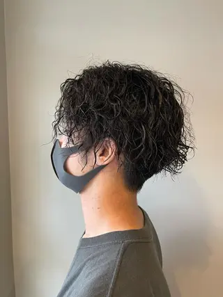 ミディアム パーマ メンズ 加納 慶治郎のヘアスタイル