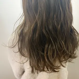 ロング カラー 【Uneユヌ】菊地 春那のヘアスタイル