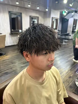 ショート パーマ メンズ HAIR SALON M Fe's 池袋所属・メンズカット/パーマ 艶カラーTAIGA︎のヘアスタイル