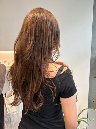 ロング カラー é.dit tokyo所属・チナ tinaのヘアスタイル