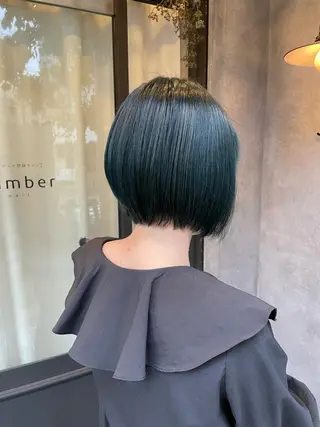 ショート カラー N° jillva 腰山 菜々美のヘアスタイル