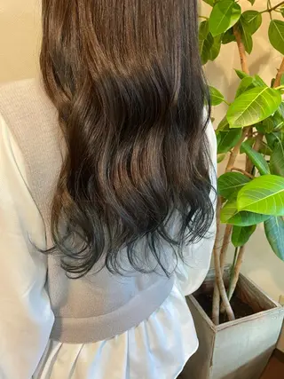 セミロング カラー Vyuha ビューハのヘアスタイル