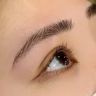 アイブロウ Minyon 阪急梅田所属・Mai 🤍 Minyonのマツエク・マツパデザイン