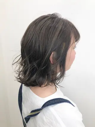 ミディアム AKANE 【zina新宿】のヘアスタイル