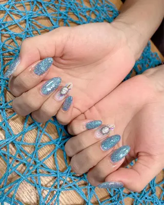 ネイル iiloo aromaworksのネイルデザイン