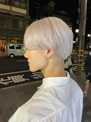 ショート ブリーチ　BAM BIのヘアスタイル