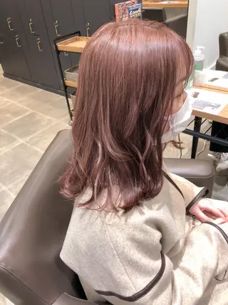 セミロング カラー 細沼 葵のヘアスタイル